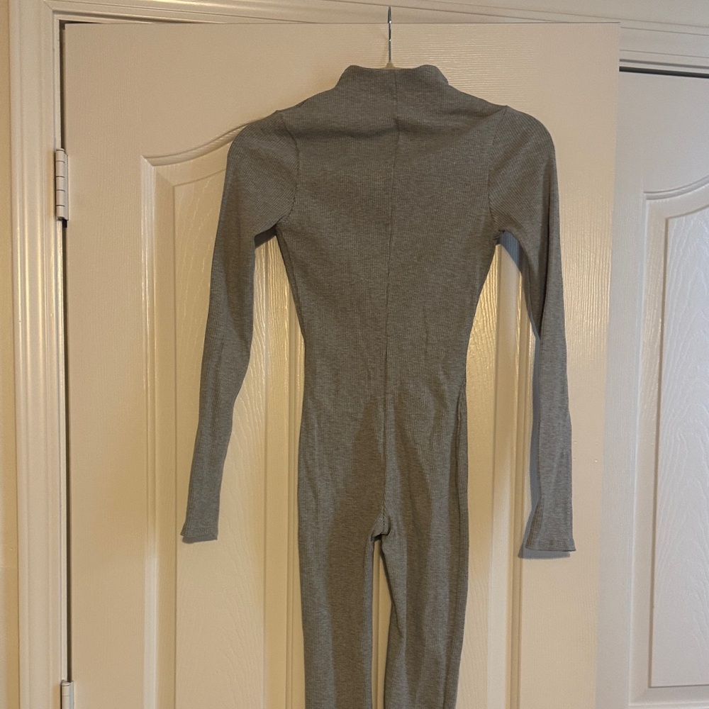 Fashion Nova Ribbed Gray Zip-Up Jumpsuit - Picture 4 of 4